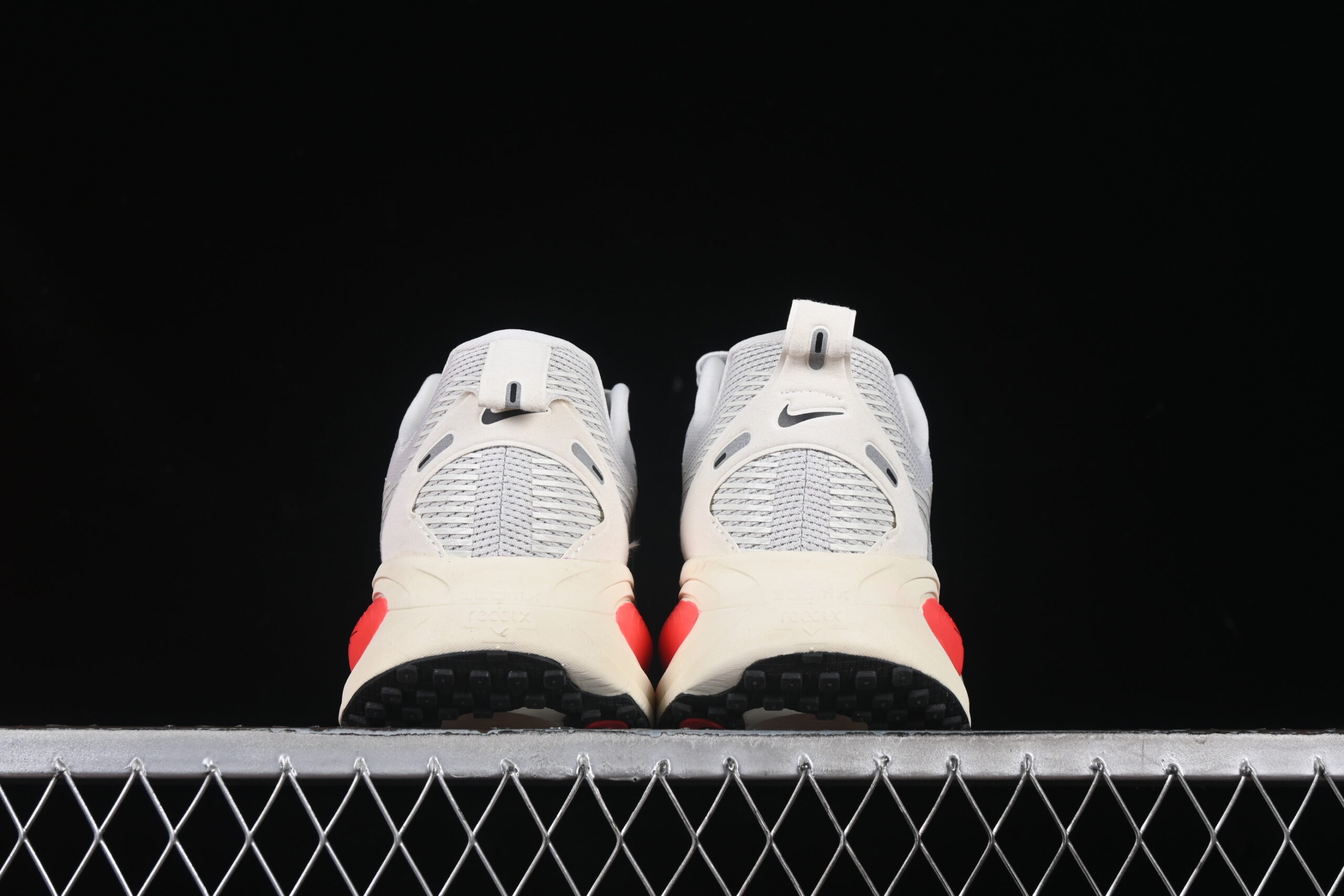 Nike Vomero 18 - Imagem 4