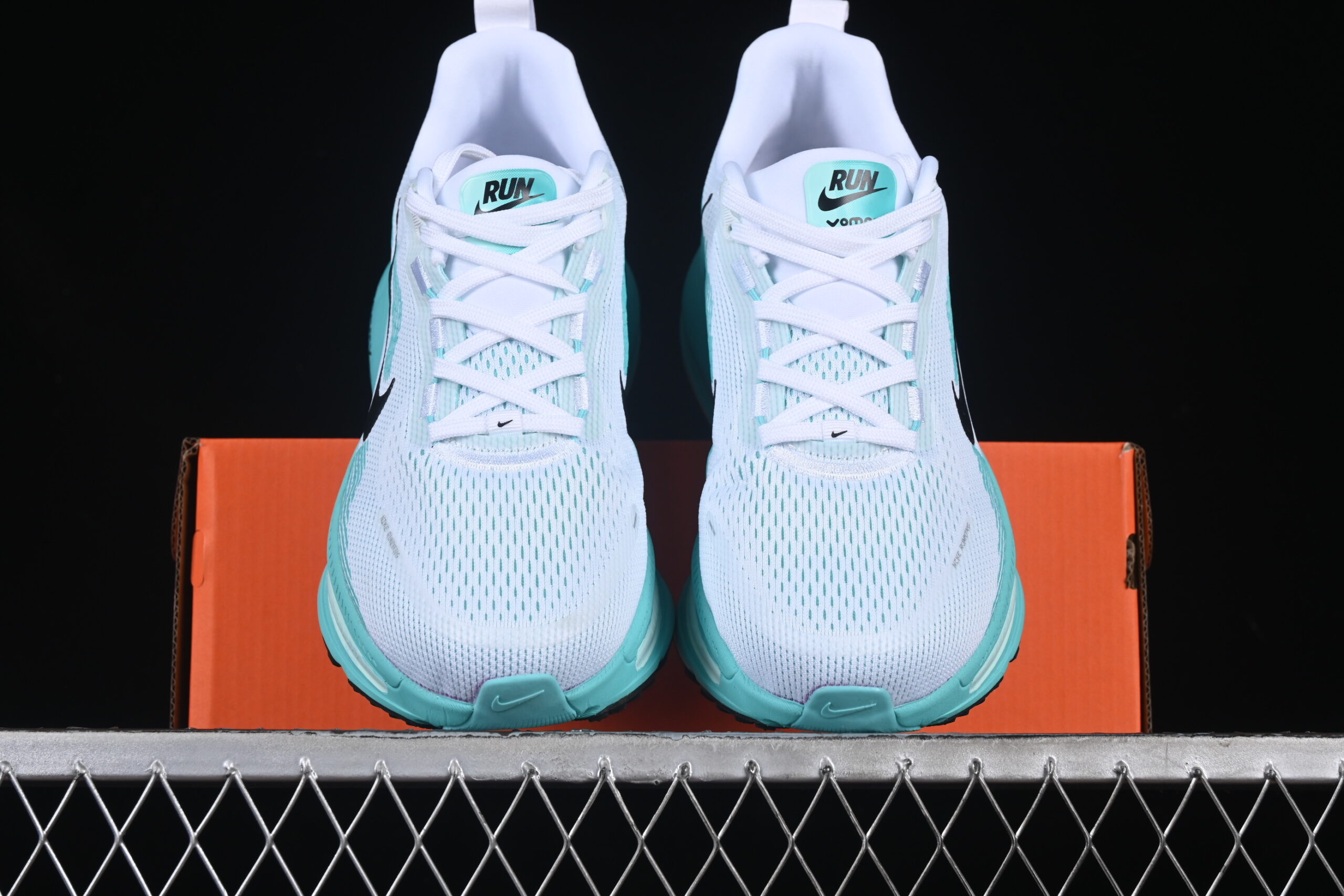 Nike Vomero 18 - Imagem 4