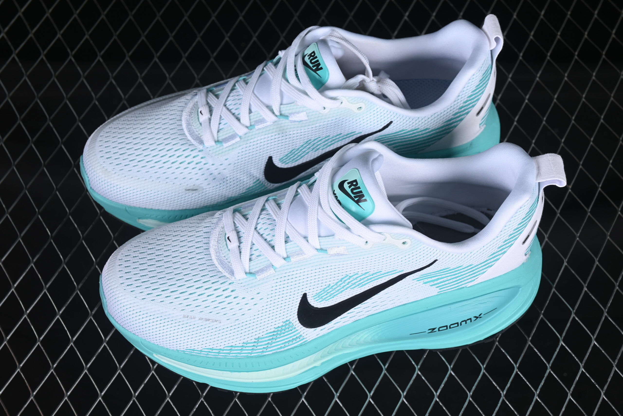 Nike Vomero 18 - Imagem 6