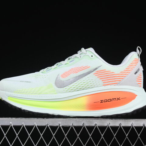 Nike Vomero 18