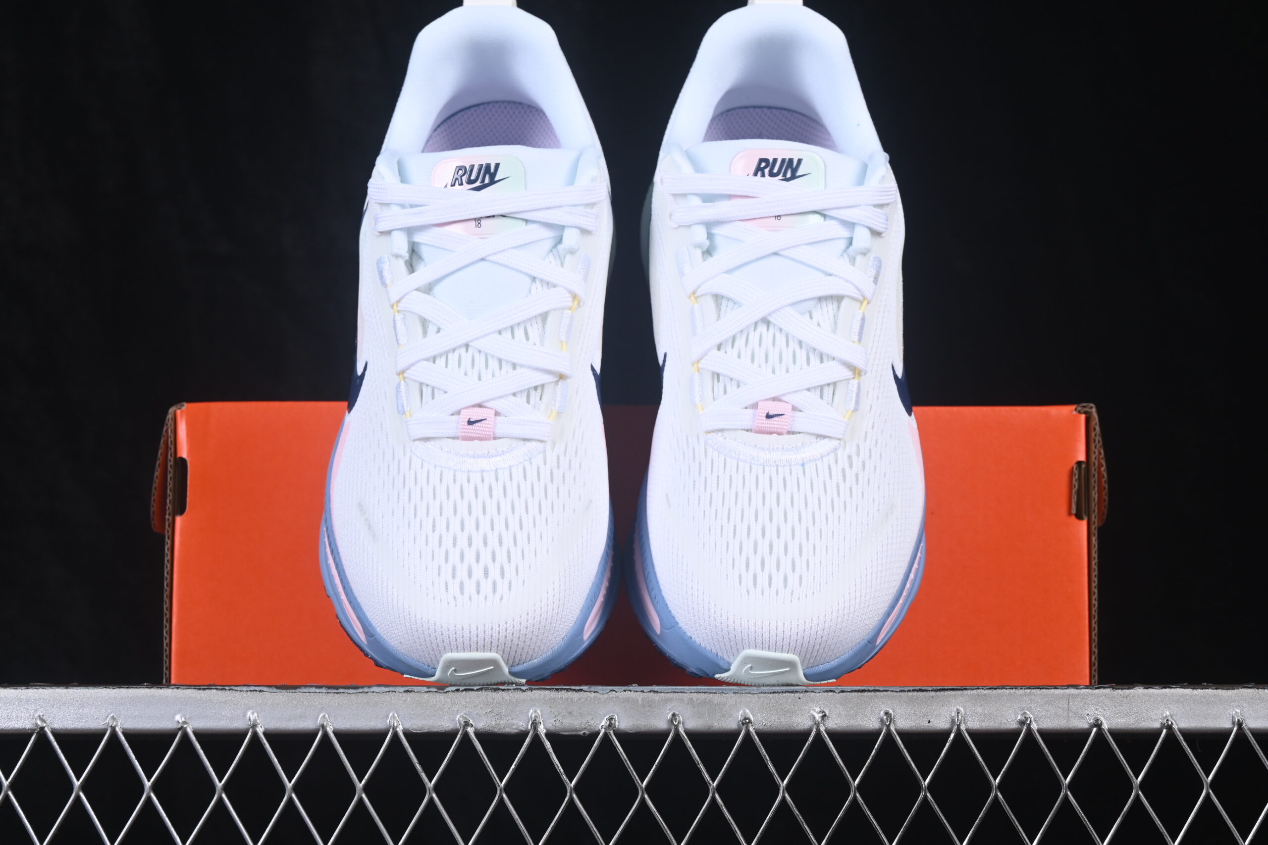 Nike Vomero 18 - Imagem 5