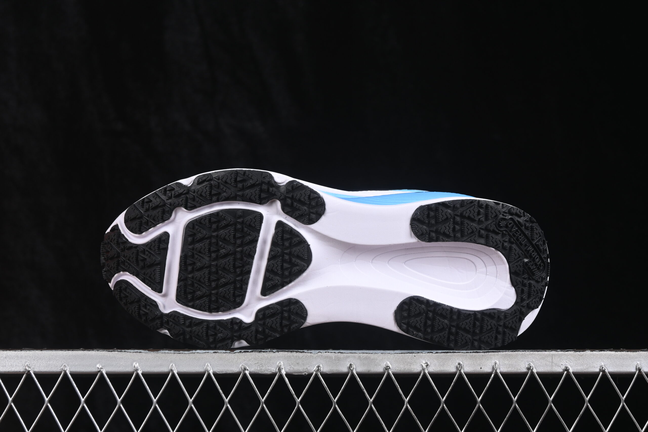 Nike Vomero 18 - Imagem 3