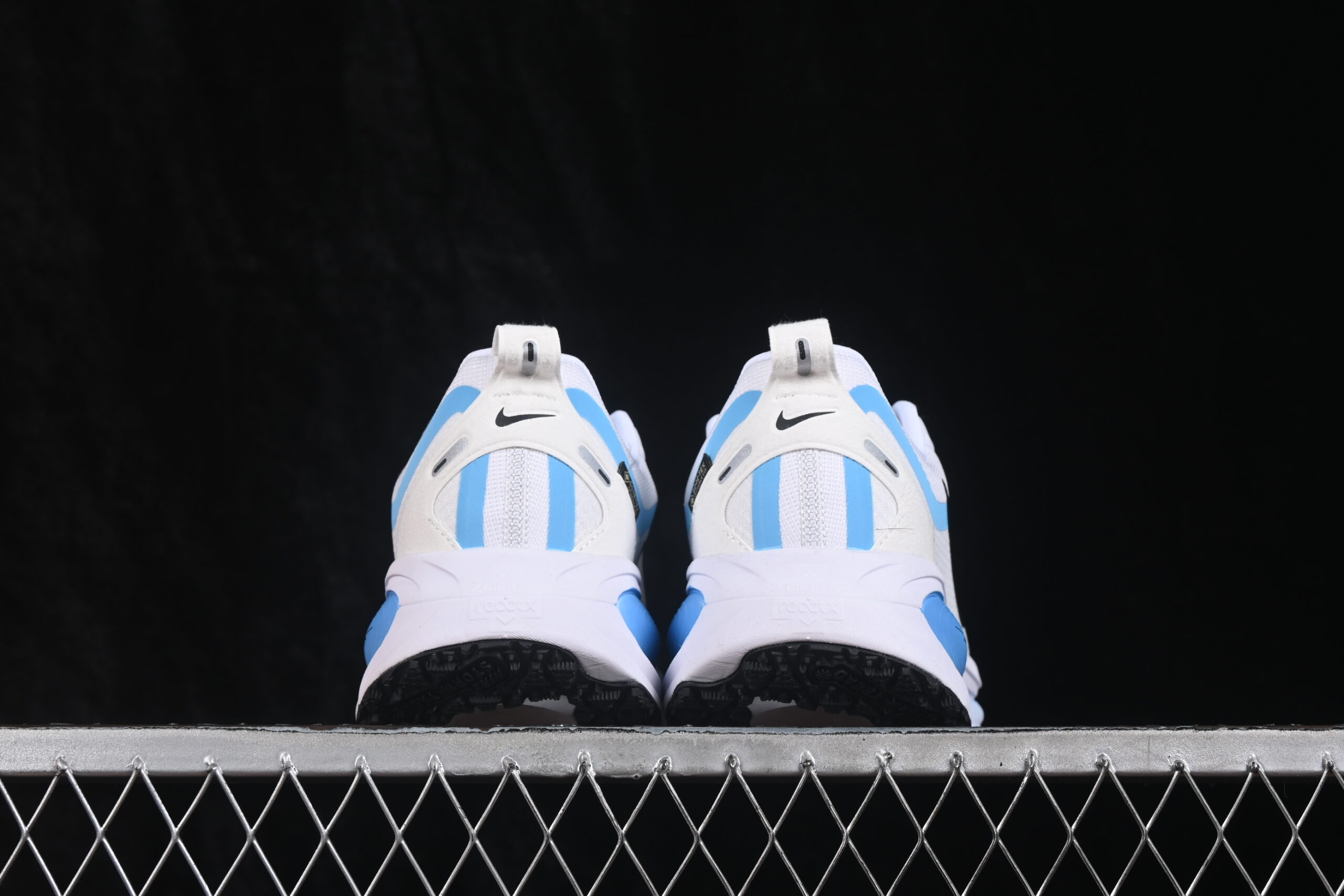 Nike Vomero 18 - Imagem 4