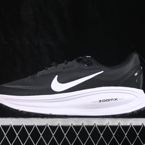 Nike Vomero 18