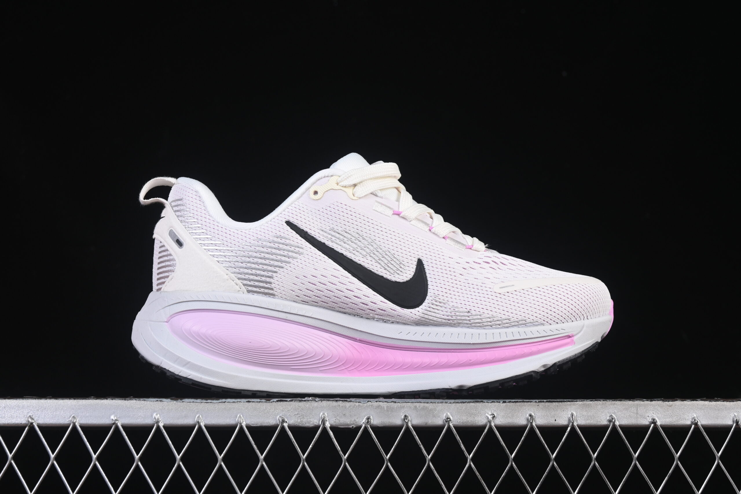 Nike Vomero 18 - Imagem 2