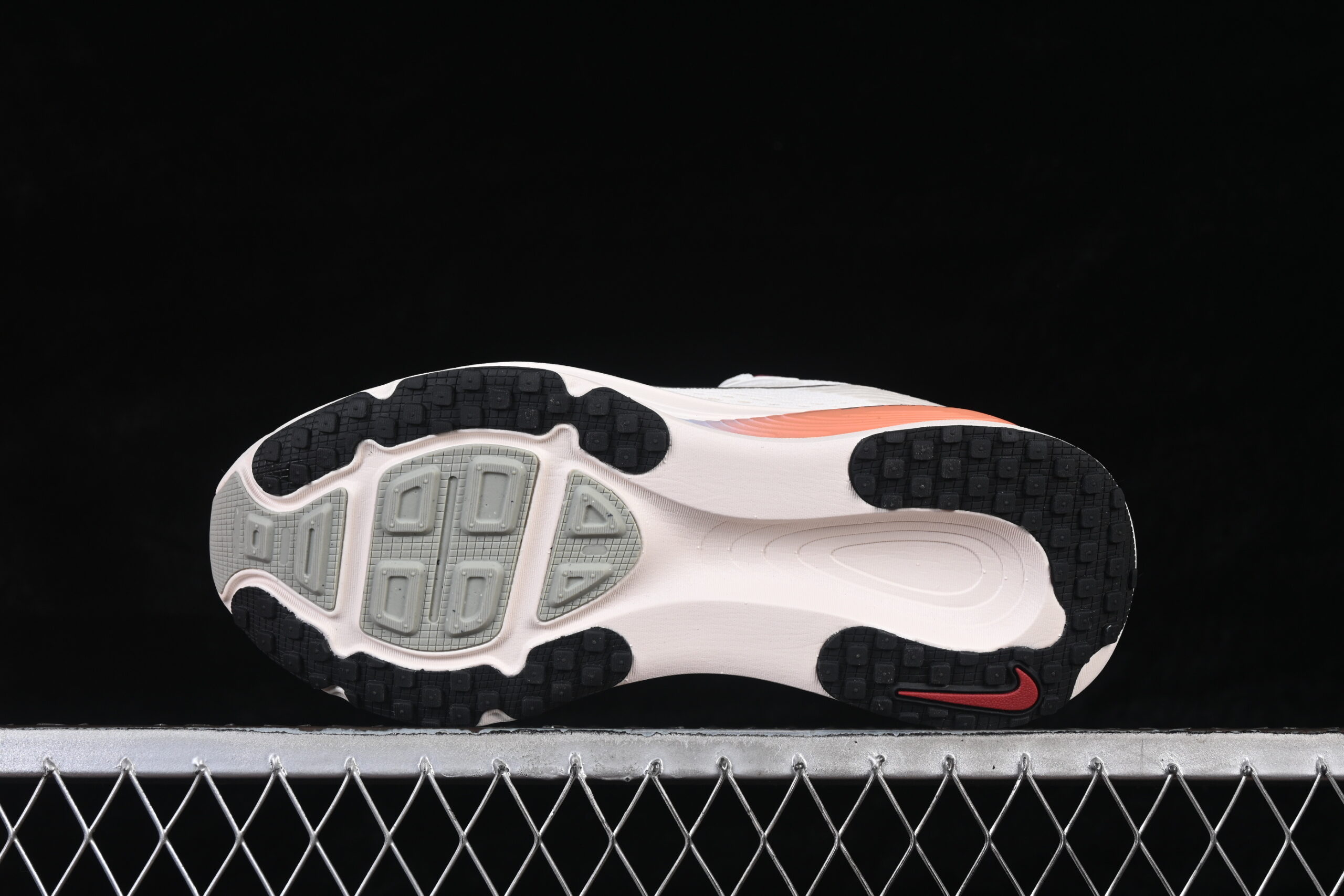 Nike Vomero 18 - Imagem 3