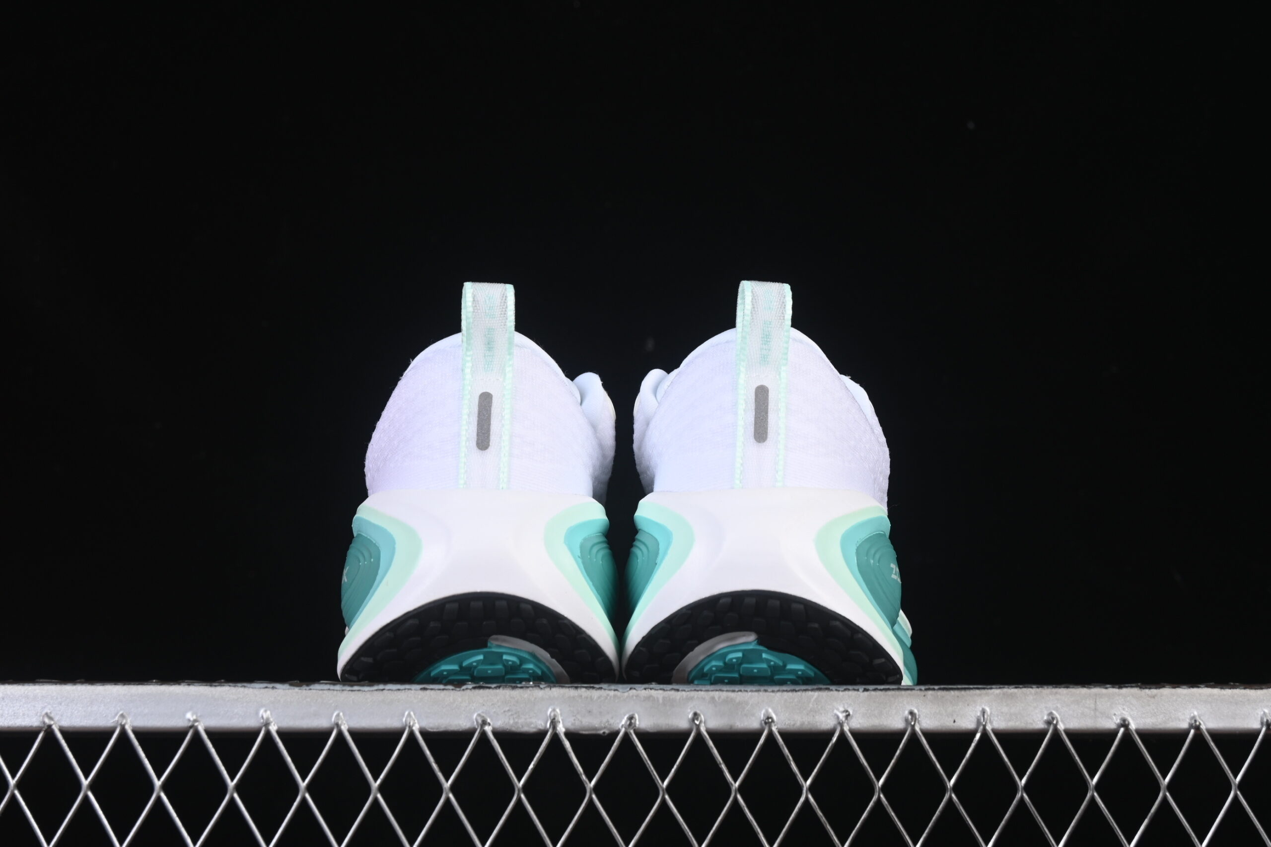 Nike Vomero Plus - Imagem 4