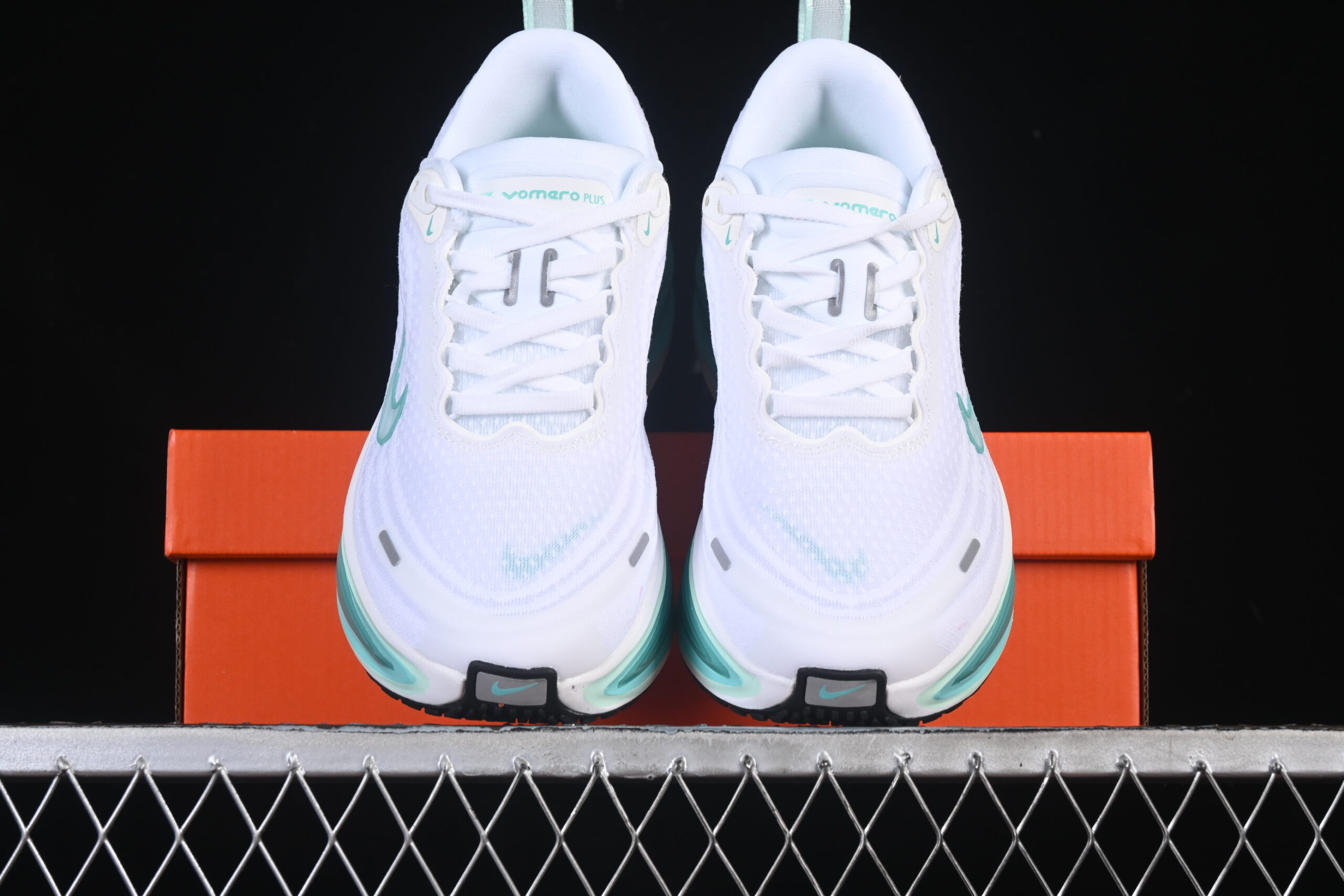Nike Vomero Plus - Imagem 5