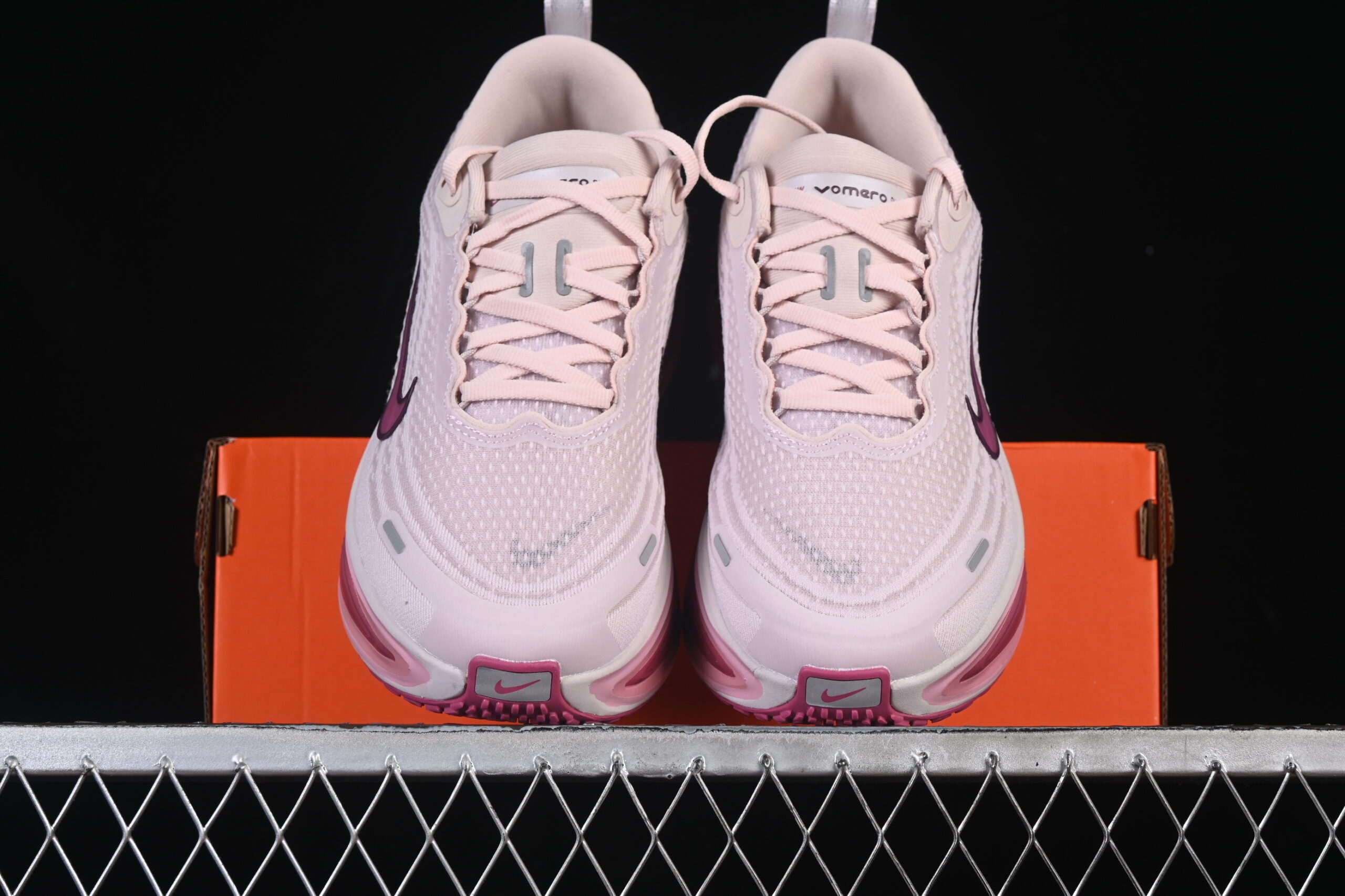Nike Vomero Plus - Imagem 5