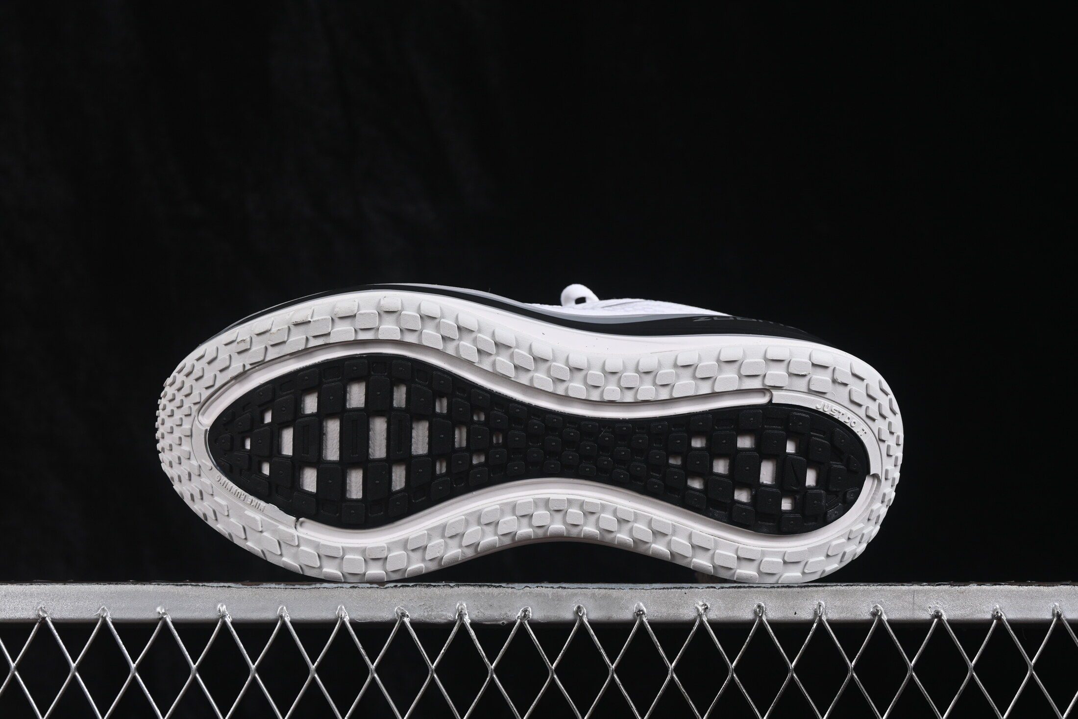 Nike Vomero Plus - Imagem 3