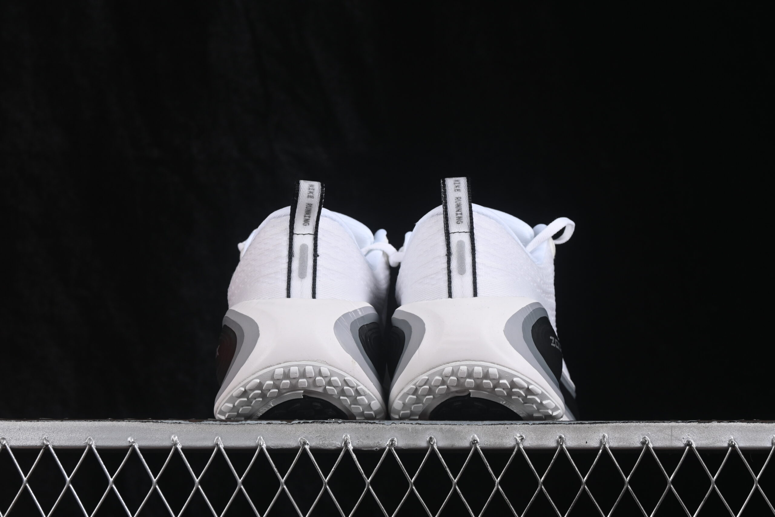 Nike Vomero Plus - Imagem 4