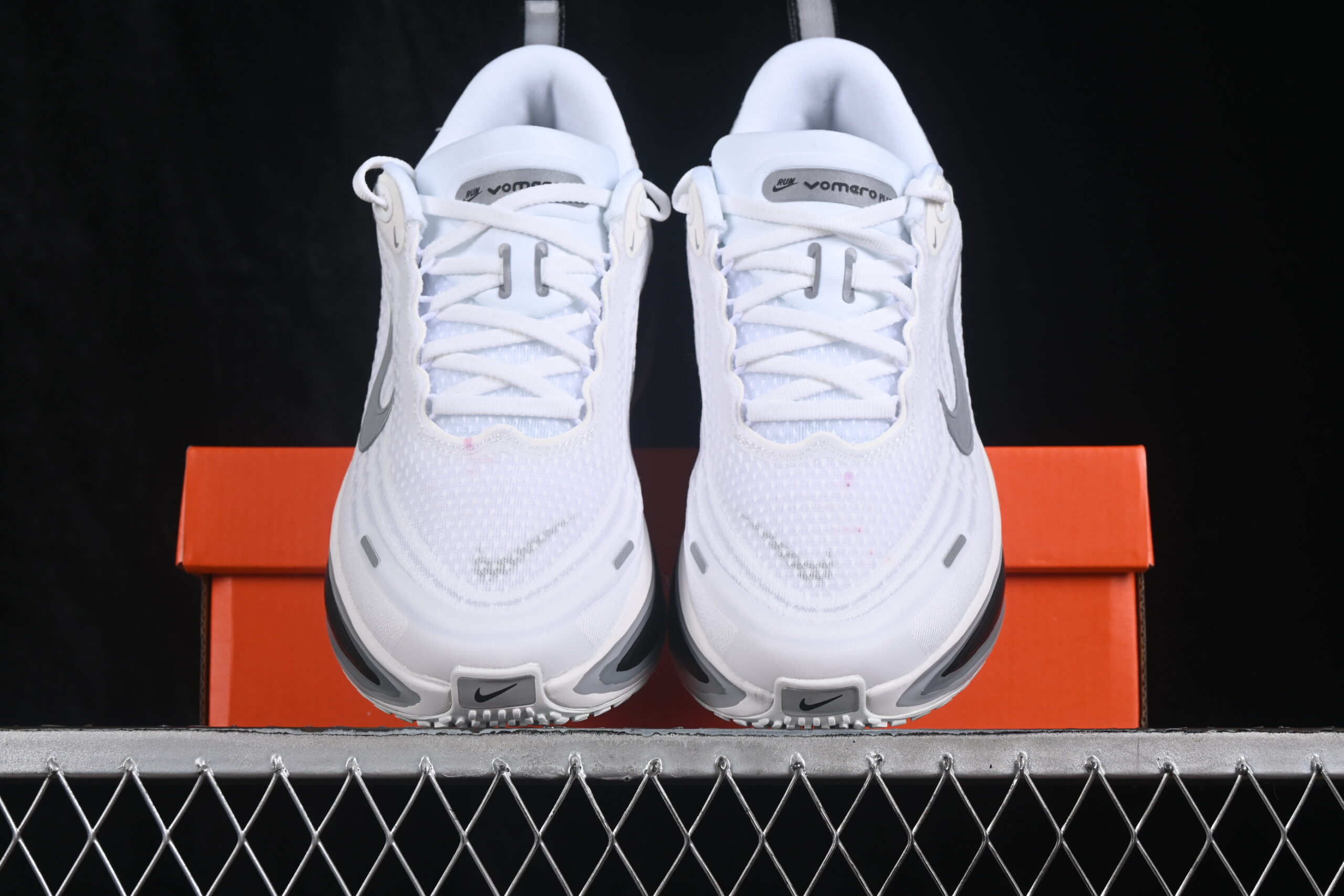 Nike Vomero Plus - Imagem 5